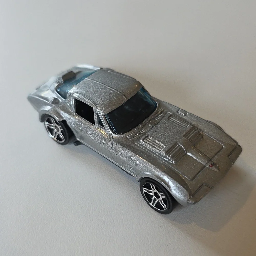 Hot Wheels - Corvette Grand Sport - Mattel - Silver